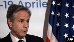 Secrétaire d'Etat ya ekolo Amerika na masolo na bapanzi nsango na bokutani bwa ba ministres ya mambi ma Bapaya, na Capri, Italie, 19 sanza ya minei 2024.