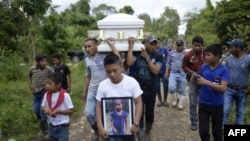 被拘押期间死亡的7岁危地马拉女童杰克林。(2018年12月25日)