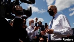 美国总统拜登在宾夕法尼亚州尚克斯维尔进行现场凭吊后对记者发表讲话(2021年9月11日)