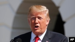 美国总统川普27号在白宫南草坪