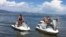 Jet Ski là môn thể thao ưa chuộng mùa hè (ảnh Bùi Văn Phú)