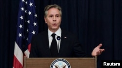 美国国务卿布林肯在印度尼西亚首都雅加达出席一个记者会。(2023年7月14日)