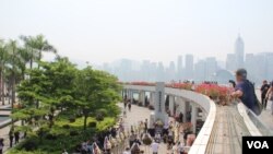 清明节香港各界向六四死难者献花仪式现场 （美国之音记者申华 拍摄）