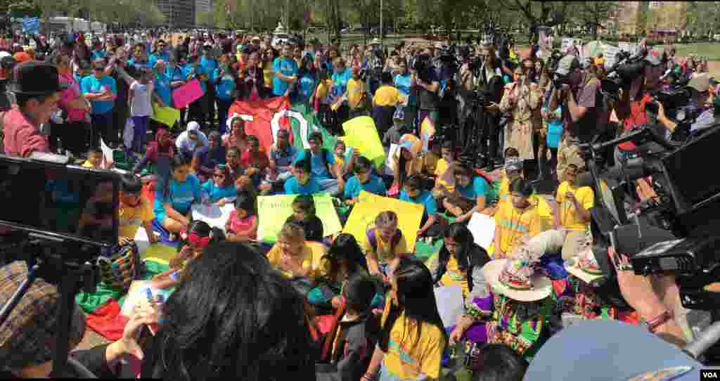 2017年4月13日,来自美国5个州的人聚集华盛顿,想要告诉川普总统移民政策对妇女和儿童的影响