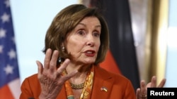 2022年9月16日,美国国会众议院议长佩洛西访问德国,在柏林的一场记者会上发言。(路透社照片)