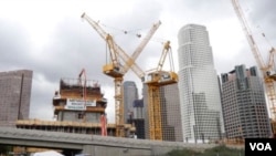 绿地集团在洛杉矶施工中的大都会项目(美国之音国符拍摄)