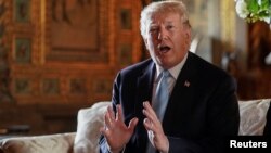 3月29日星期五下午,特朗普总统在佛罗里达州棕梠摊的海湖庄园召开的记者会上。