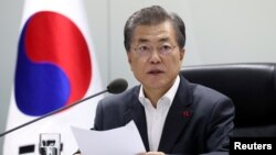 韩国总统文在寅在青瓦台主持国家安全委员会会议。(2017年11月29日)