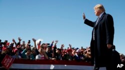 特朗普2018年10月20日在内华达州出席一场集会(美联社)