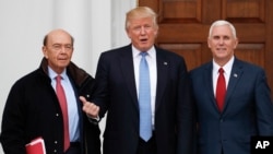 当选总统川普、当选副总统彭斯和候任商务部长罗斯与媒体见面。(资料照)