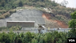 2012年缅甸伊诺瓦底江上游的中缅合作密松水电站大坝的建筑工人住宅,这个项目已经停止。