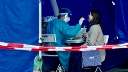 香港新冠病毒第5波疫情扩散,数以千计市民需要接受强制检测 (美国之音/汤惠芸)