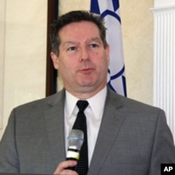 美国“喂饱孩子基金会”副会长惠茨通