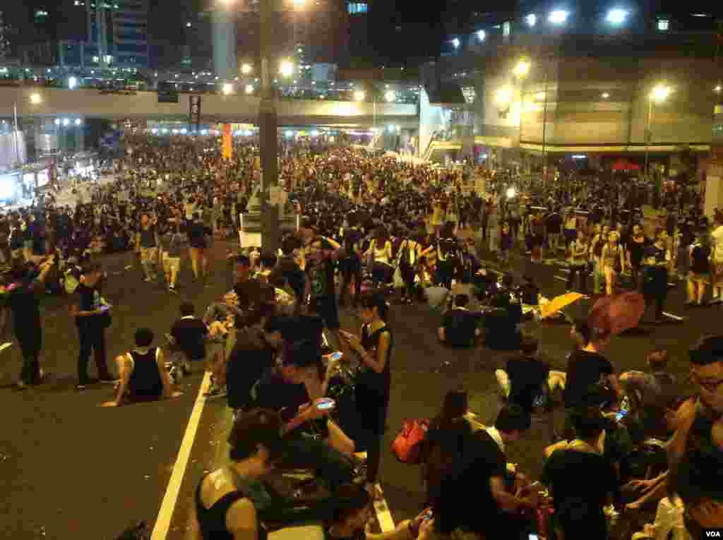 香港争真普选全民抗争星期二进入第3天(美国之音图片/海彦拍摄)