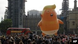 Quả bóng Donald Trump được sử dụng trong cuộc biểu tình phản đối chuyến thăm của ông Trump tới London, Anh, vào ngày 13/7/2018.