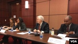 兰托斯人权委员会12月8日于国会山举办全球人权状况简介及讨论会。(美国之音戴山拍摄)