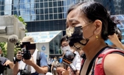 陈宝莹批评法官判刑太重,质疑是对香港人在《基本法》赋予的和平集会游行权利的恐吓。 (美国之音/汤惠芸)