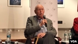 资料照:纽约大学法学院退休教授孔杰荣 (美国之音方冰拍摄)
