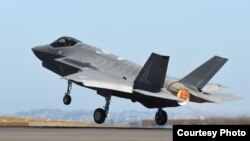 资料照:美国空军一架F-35战机2017年3月3日在澳大利亚参加飞行表演。(美国空军照片)