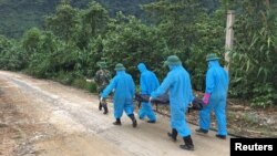 Đội cứu hộ làm việc ở tỉnh Thừa Thiên Huế, ngày 23/10/2020