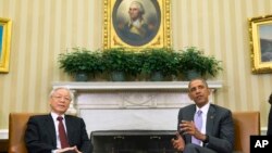 Tổng thống Mỹ Barack Obama tiếp Tổng Bí thư Nguyễn Phú Trọng tại Phòng Bầu dục Nhà Trắng, ngày 7/7/2015.