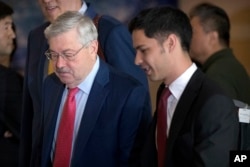 美国驻中国大使布兰斯塔德离开北京的酒店(2018年5月4日)