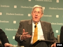 道格拉斯·费斯, 哈德逊研究所国家安全战略中心主任 (美国之音钟辰芳拍摄)