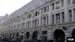 建成于1837年的东方大酒店就坐落于科伦坡港。(美国之音朱诺拍摄,2016年1月8日)