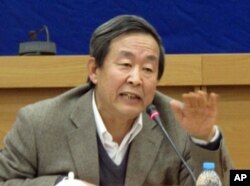 蓝皮书撰稿人之一张汉亚