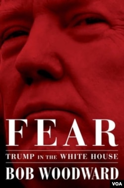 伍德沃德448页的新书《恐惧:特朗普在白宫》(Fear: Trump in the White House)的封面。