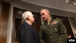 邓福德上将会前与参议院军委会首席民主党人里德交谈(美国之音黎堡2019年4月11日)