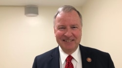 众议院军委会战备小组少数党领导人兰伯恩(Doug Lamborn) (美国之音黎堡摄)