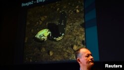 1月16日,英国宇航署负责人戴维•帕克在伦敦参加小猎犬2号的新闻发布会。