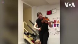 ဂီတနှစ်သက်သူ (၁၁)လသားလေး ဂီတနှစ်သက်သူ (၁၁)လသားလေး