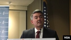 美国国会参议院外交委员会亚太小组委员会主席加德纳2019年3月14日在2049项目研究所及全球台湾研究中心美台关系研讨会上发表讲话(美国之音钟辰芳拍摄)