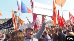 The Anti-Putin protest rally on 06 May in Moscow. Slogan:Putin is a Illegal president. 5月6日莫斯科的反普京抗议示威,男子高呼的口号:普京是非法总统