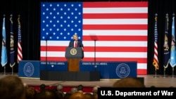 特朗普总统2025年9月30日对美国军队将领发表讲话。