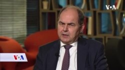 Schmidt u SAD: U mojoj ladici su instrumenti i znam kako da je otvorim Schmidt u SAD: U mojoj ladici su instrumenti i znam kako da je otvorim