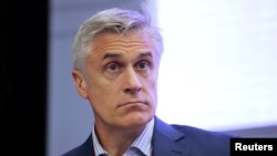 资料照:迈克尔·卡维参加圣彼得堡国际经济论坛会议。(2018年5月24日)