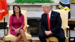 美国总统特朗普10月9日星期二上午在白宫宣布,美国常驻联合国代表妮基·黑利大使将在年底辞职