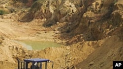 江西省的一个稀土矿(资料照)