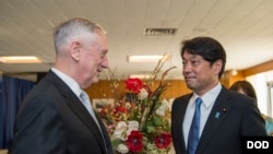 美日防长2017年8月17日会面(美国国防部照片)