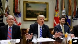 2017年3月1日,美国总统川普在白宫罗斯福厅对国会两院领导人讲话。