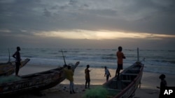 ፋይል - ስደተኛታት ኣብ ገማግም ሴነጋል