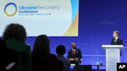 美国国务卿布林肯在英国和乌克兰正在共同主办的乌克兰重建会议上讲话。(2023年6月21日)