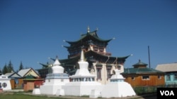 1945年苏共当局首次允许兴建的第一座寺庙,位于布里亚特首府乌兰乌德郊外。(美国之音白桦拍摄)