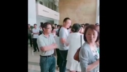 安徽宿松教师入政府大楼集体维权 安徽宿松教师入政府大楼集体维权