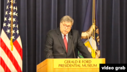 美国司法部长在福特总统博物馆就中国问题发表讲话。(2020年7月16日)