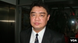 吾尔开希 民运人士(美国之音宋德成拍摄)