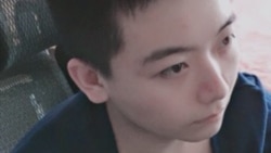 牛腾宇在电脑前操作 (牛腾宇母亲提供图片)